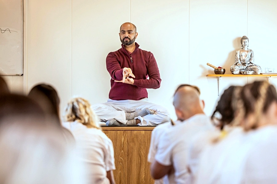 Devenir un professeur de yoga certifié